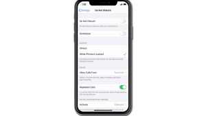 How to fix iPhone XR that is stuck on headphone mode after iOS 13