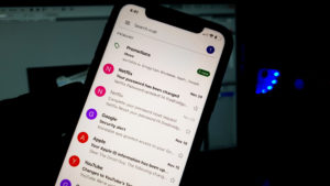 How to fix Gmail that keeps crashing after iOS 13.2 on iPhone 11